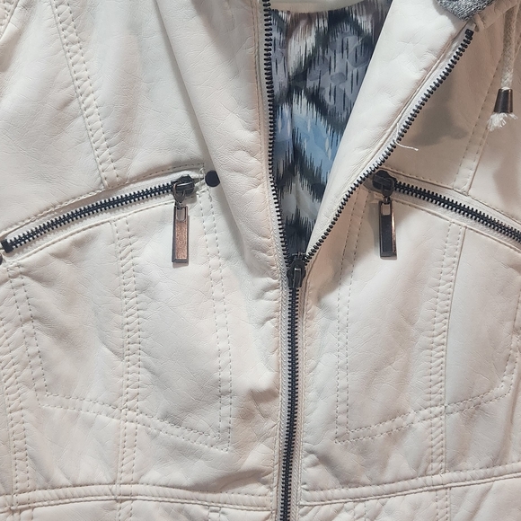 White cream Vanity Size Large jacket - Picture 11 of 12
